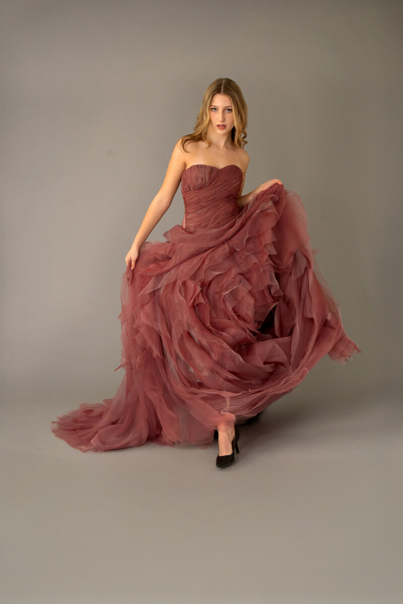 Magdalena Images, Denver headshots, Denver fashion photographer, Denver photo studio, Denver portraits, Denver portrait photographer, Denver fashion, Fashion photographer, Comp card, Model photos, model portfolios